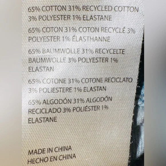 Anthropologie - Pilcro Distressed Denim Shortie Shorts in Light Wash size 32 - Picture 11 of 16